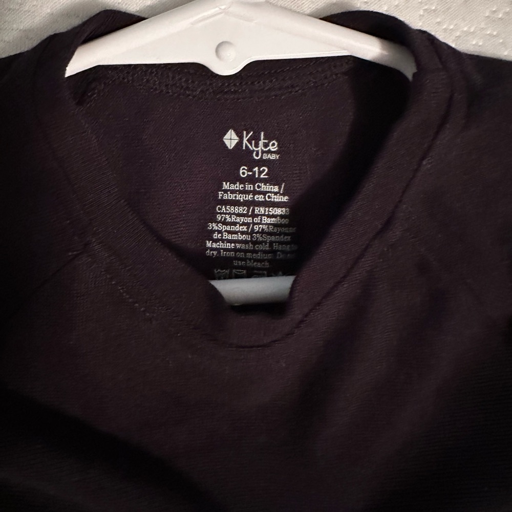 Kyte BABY black long sleeved top